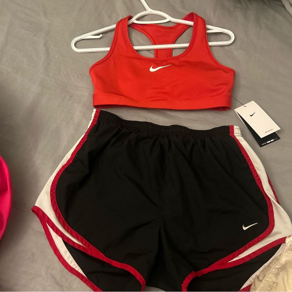 Nike red swoosh med support padded women’s Sports Bra w/ matching shorts- small